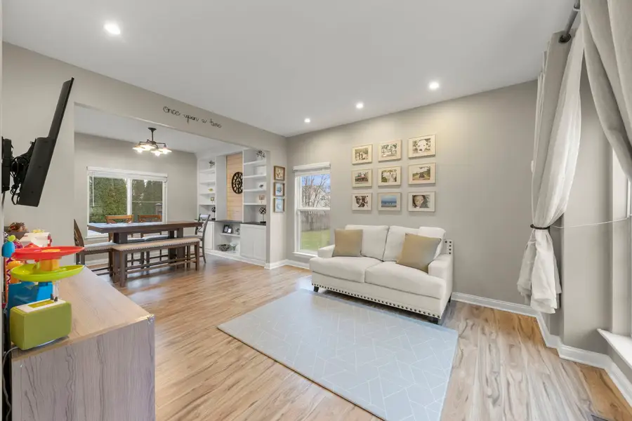 241 Cummings Drive, Bartlett, IL 60103 - Image #3