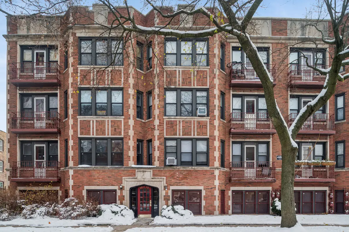 6851 S Paxton Avenue #1N, Chicago, IL 60649 - Image #1