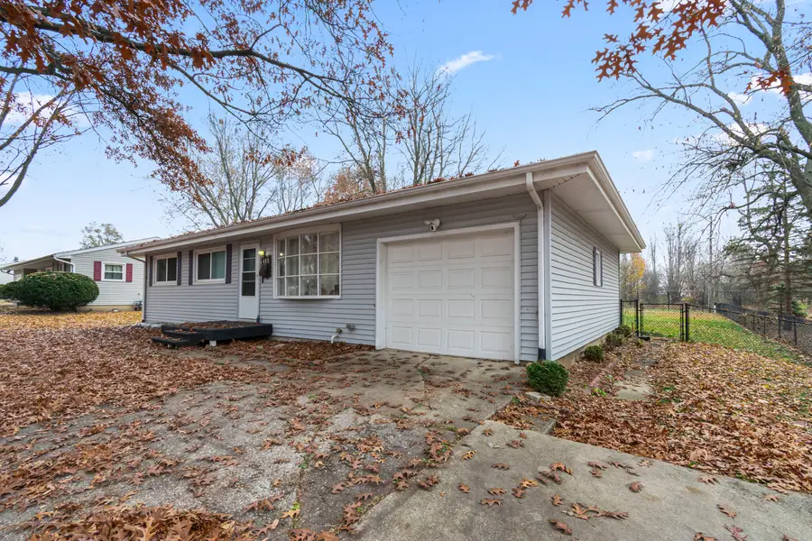 418 Standish Drive, Bloomington, IL 61704 - #3