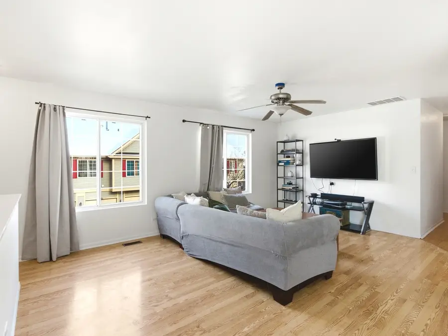 350 Windsor Court #D, South Elgin, IL 60177 - Image #3