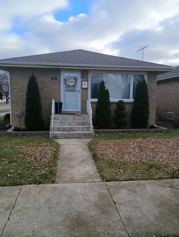 101 Granville Avenue, Bellwood, IL 60104