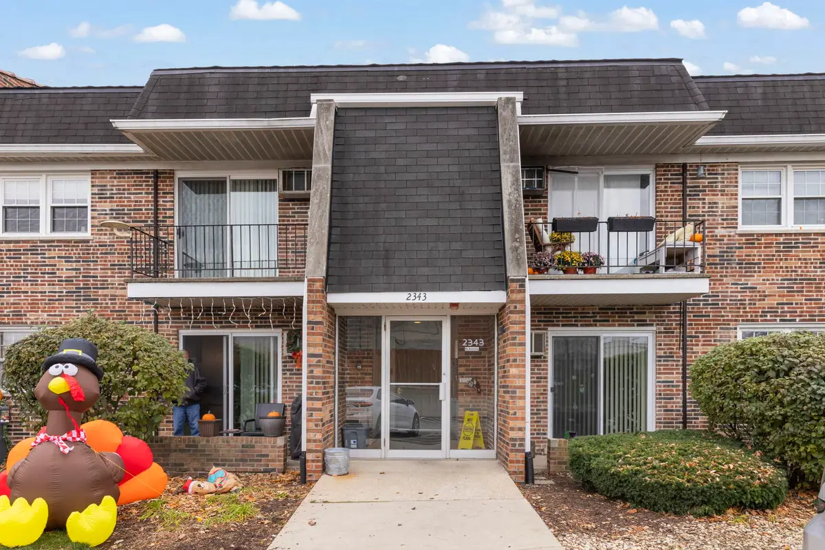 2343 Ogden Avenue #3, Downers Grove, IL 60515 - Image #1