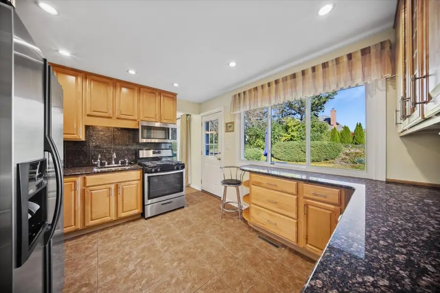 1614 Holly Avenue, Darien, IL 60561 - Image #2