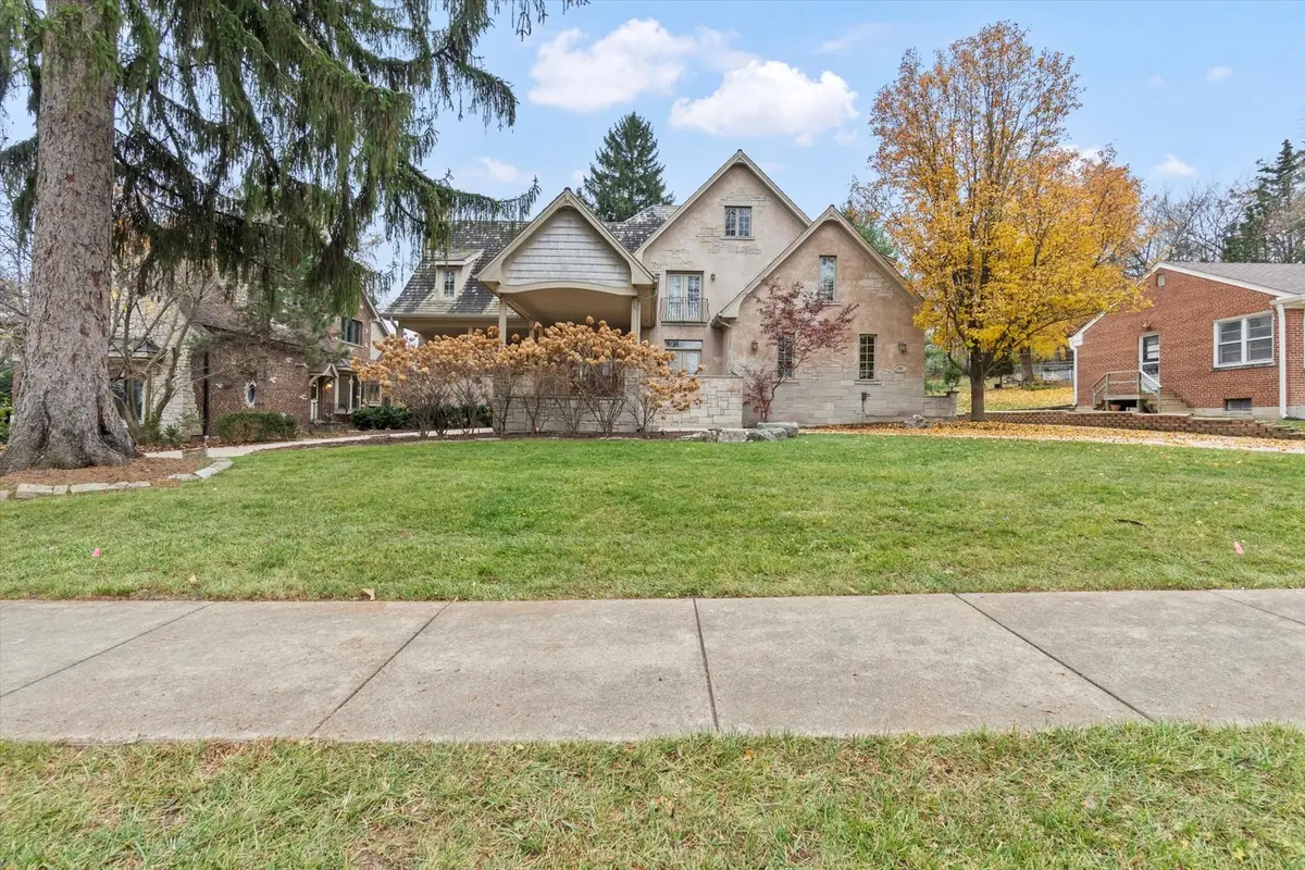 130 Fuller Road, Hinsdale, IL 60521 - Image #1