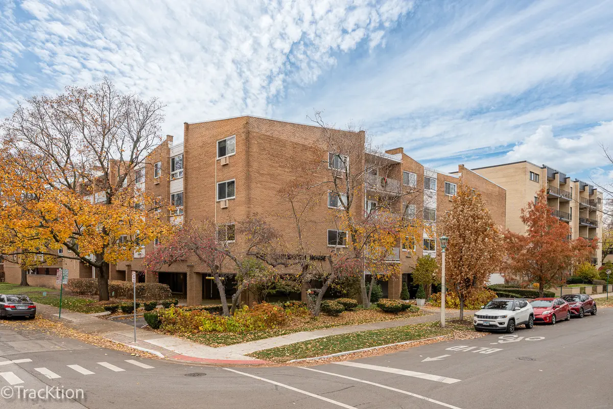 203 N Kenilworth Avenue #2N, Oak Park, IL 60302 - Image #1