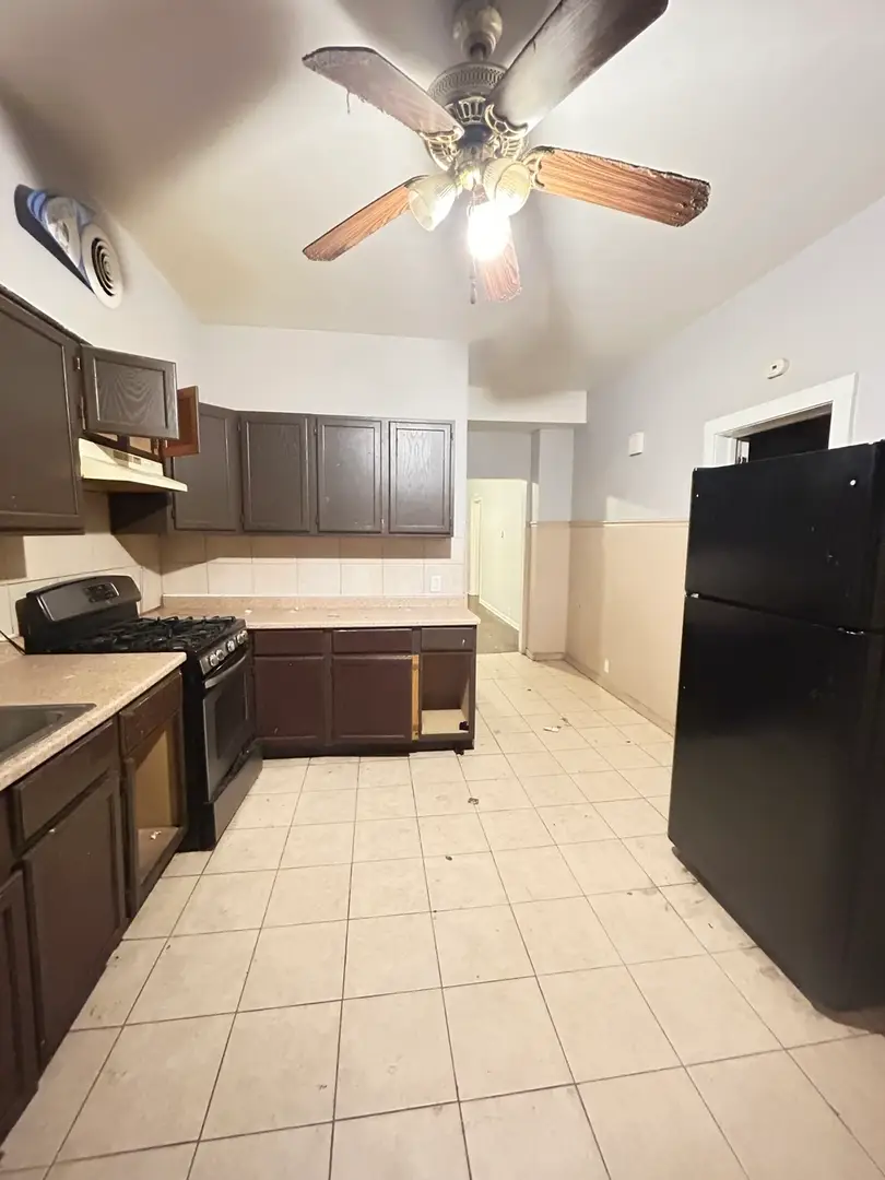 12227 S Lowe Avenue, Chicago, IL 60628 - Image #2