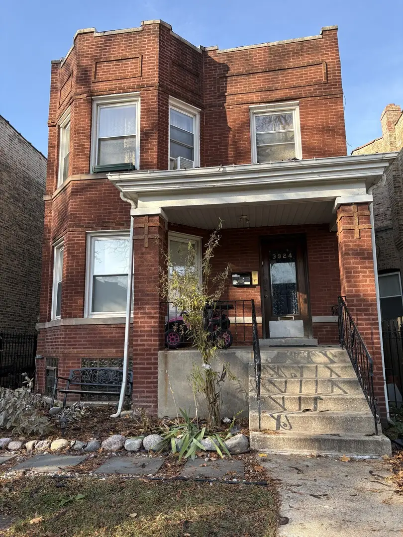 3924 N Sawyer Avenue, Chicago, IL 60618 - Image #2