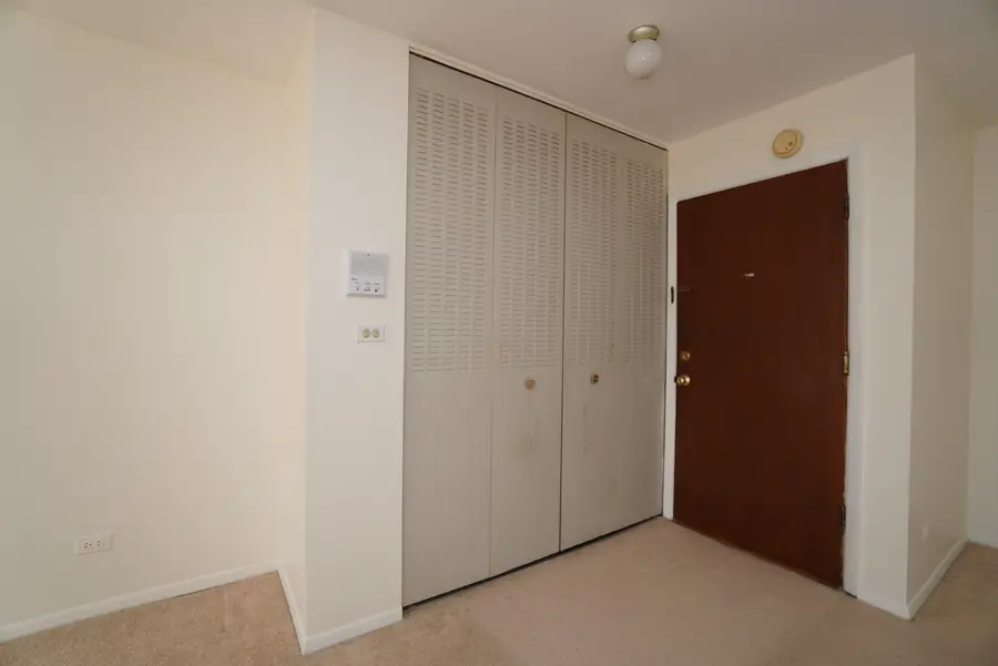 834 E Old Willow Road #209, Prospect Heights, IL 60070 - Image #3