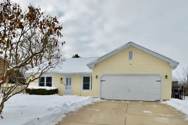 1014 Stonehedge Court, Crystal Lake, IL 60014