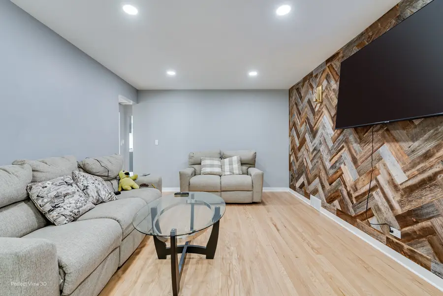 8152 N Ozark Avenue, Niles, IL 60714 - Image #3