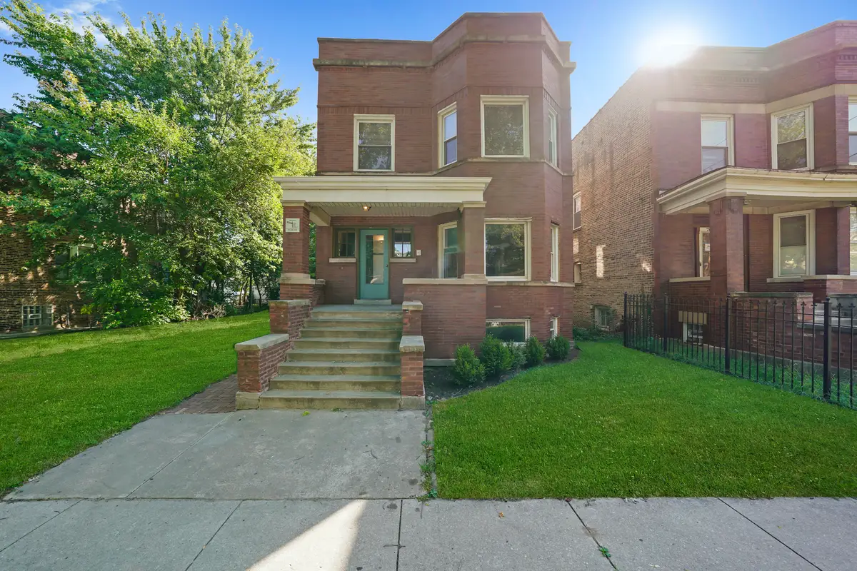 7841 S Burnham Avenue, Chicago, IL 60649 - Image #1