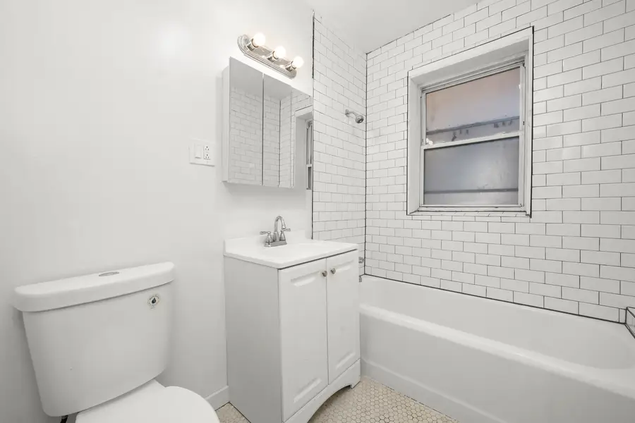 7841 S Burnham Avenue, Chicago, IL 60649 - Image #3