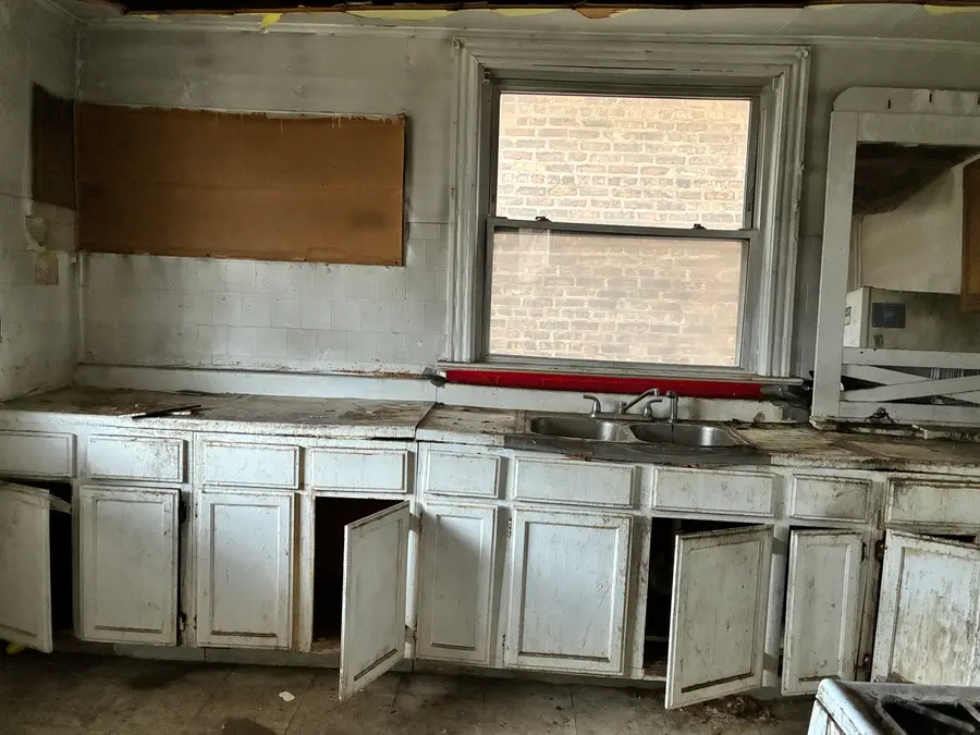 Address Withheld By Seller, Chicago, IL 60619 - Image #2