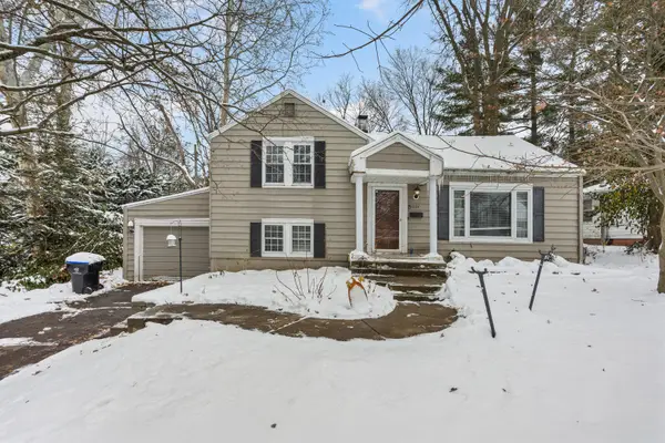 1233 E Jefferson Street, Bloomington, IL 61701