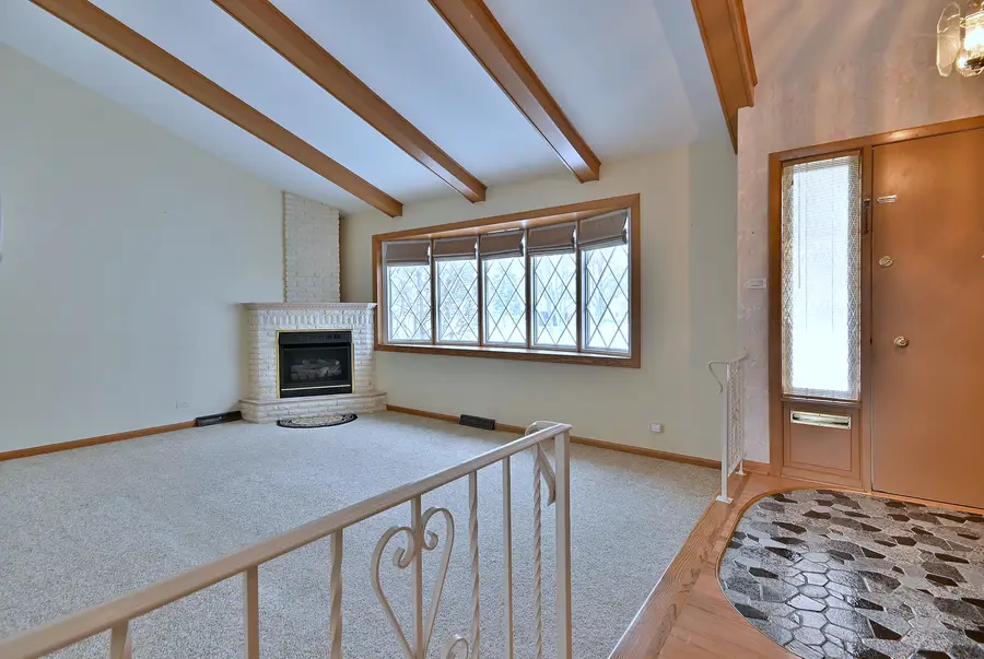 231 N Flora Parkway, Addison, IL 60101 - Image #3