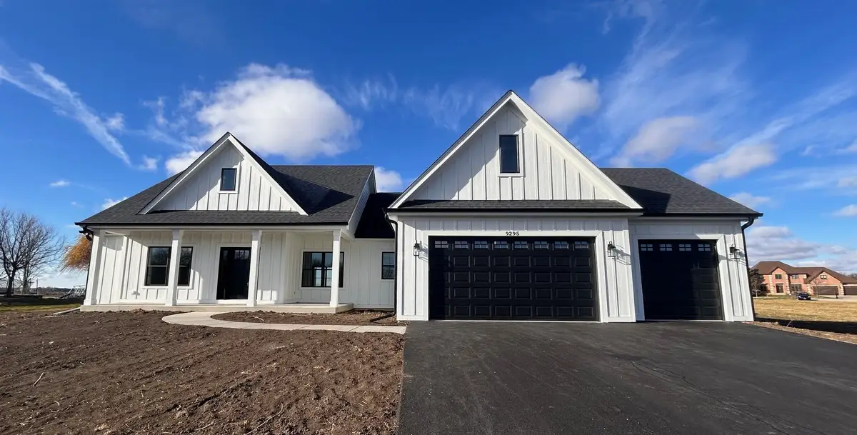 9295 N Stonewall Drive, Newark, IL 60541 - Image #1