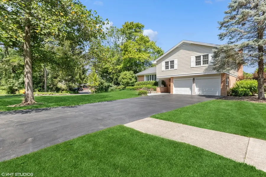 454 W Sheridan Place, Lake Bluff, IL 60044 - Image #2