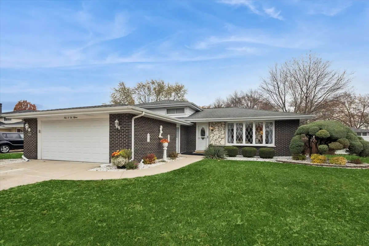 9S215 Florence Avenue, Downers Grove, IL 60516 - Image #1