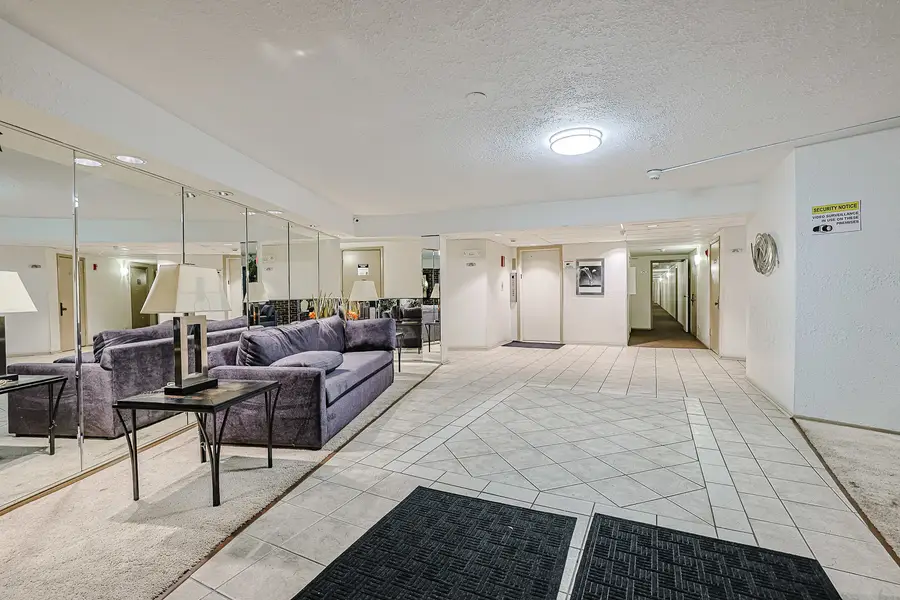 1430 Sandstone Drive #202, Wheeling, IL 60090 - Image #2