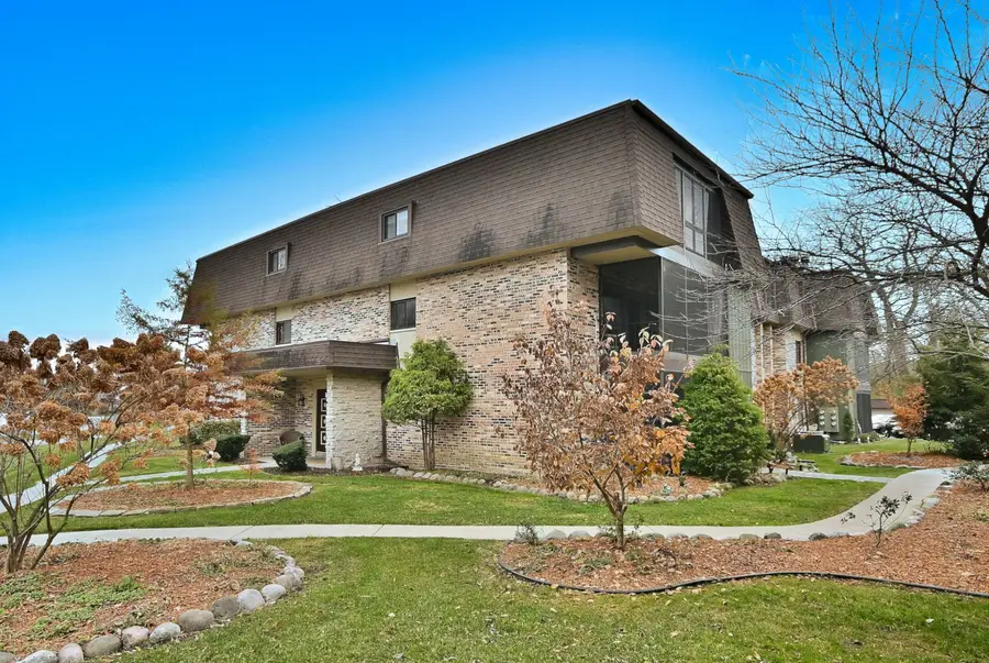 9176 South Road #1B, Palos Hills, IL 60465 - Image #2
