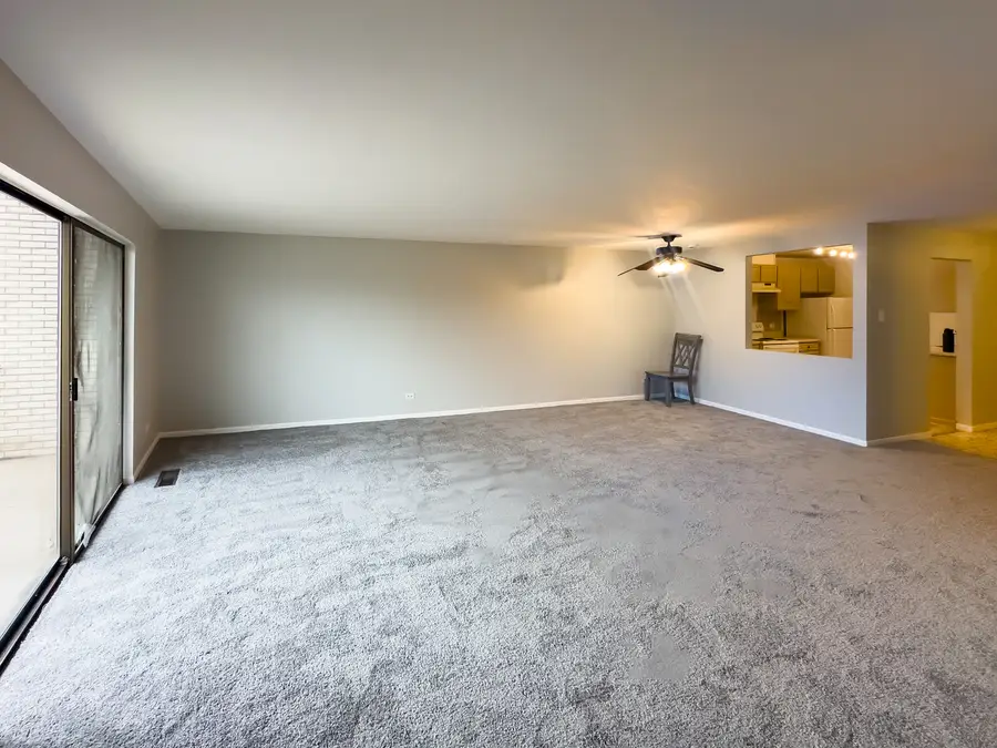 3900 W 95th Street #204, Evergreen Park, IL 60805 - Image #3