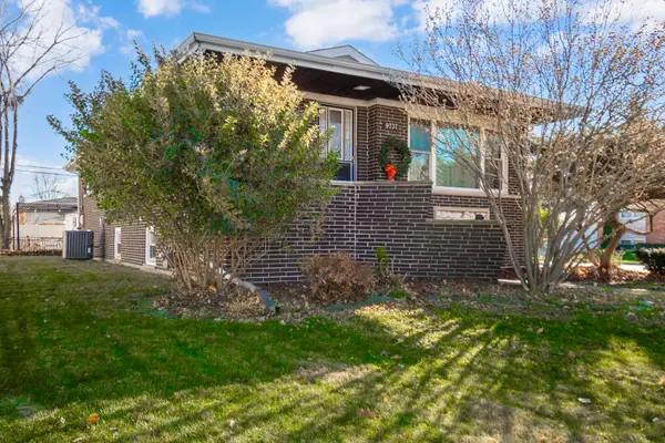 9737 S Kenton Avenue, Oak Lawn, IL 60453