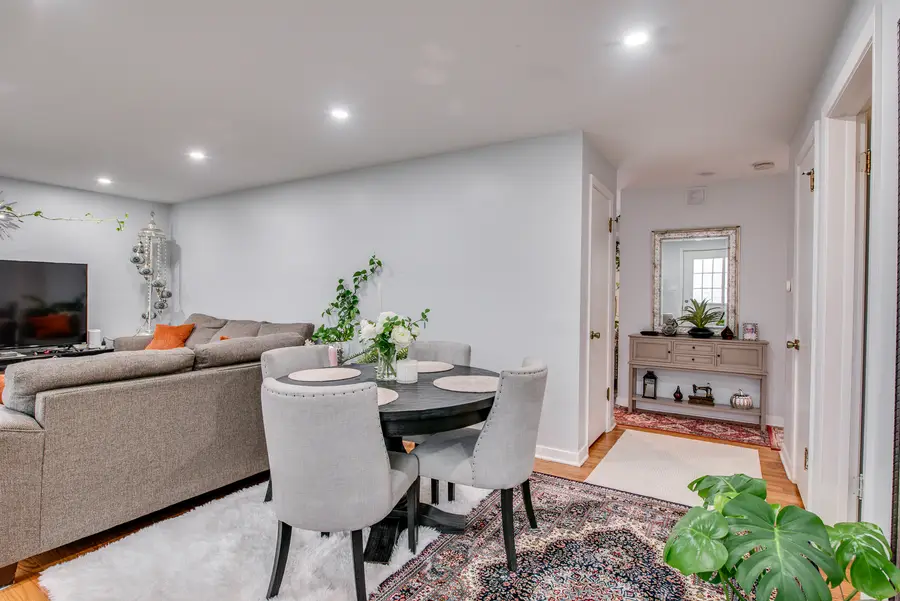 9523 Oconto Avenue, Morton Grove, IL 60053 - Image #3