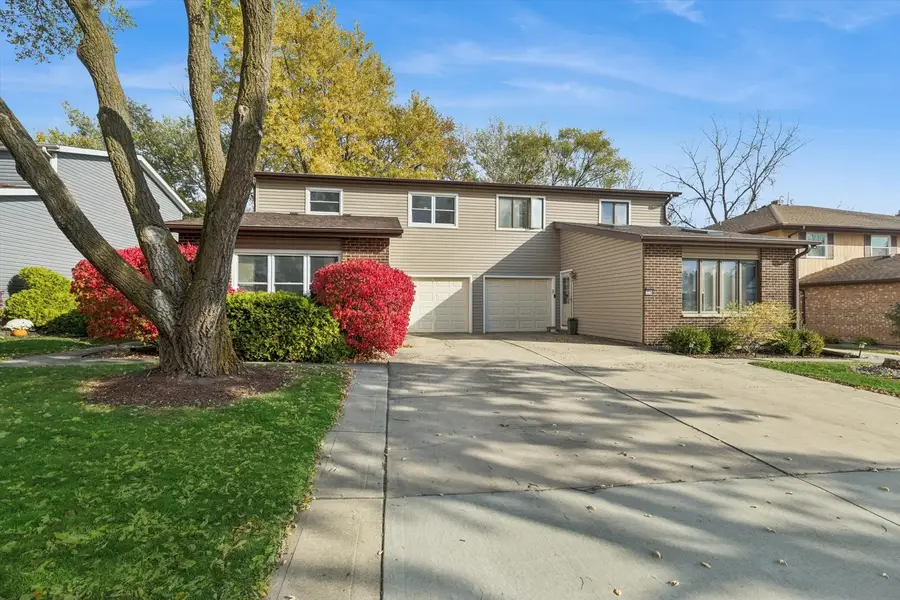 323 Morningside Drive #B, Bloomingdale, IL 60108 - Image #2