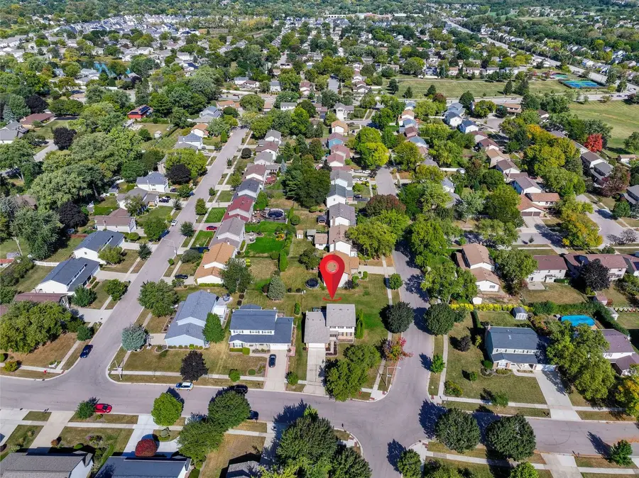 620 S Point Drive, Schaumburg, IL 60193 - Image #2