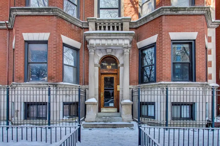 948 W Sheridan Road #2D, Chicago, IL 60613 - Image #2