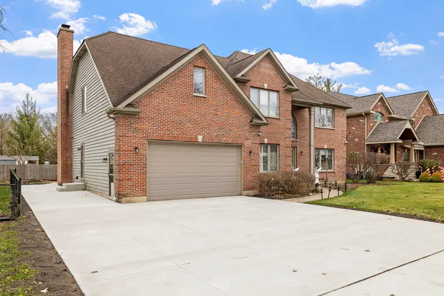 1203 N Burning Bush Lane, Mount Prospect, IL 60056 - Image #2