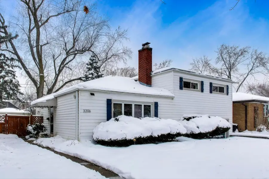 3206 Sunnyside Avenue, Brookfield, IL 60513 - Image #2