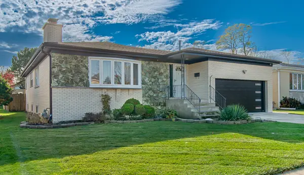 505 Dover Drive, Des Plaines, IL 60018