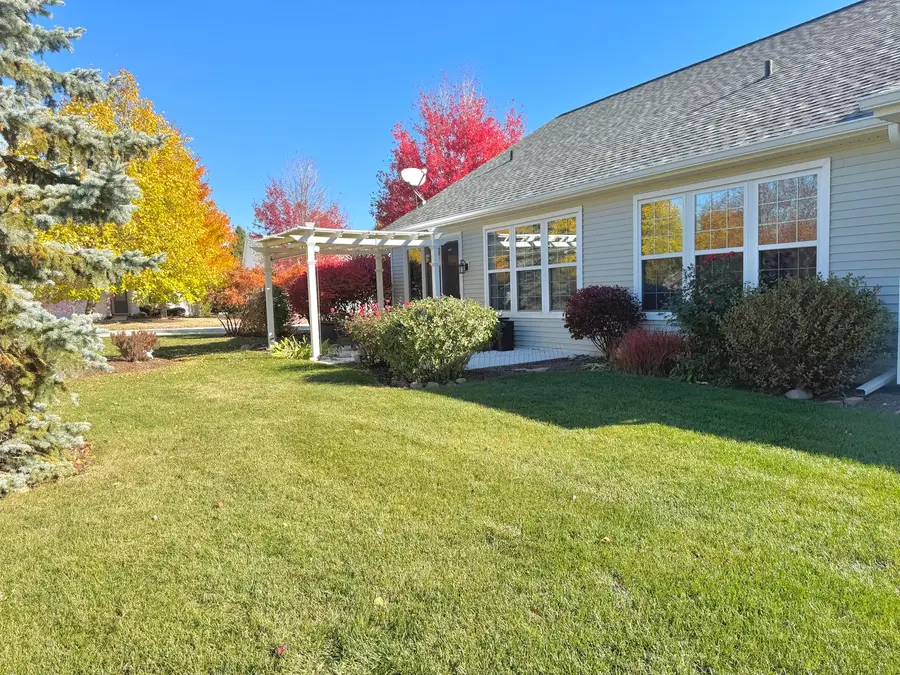 801 Treetop Lane, Shorewood, IL 60404 - Image #2