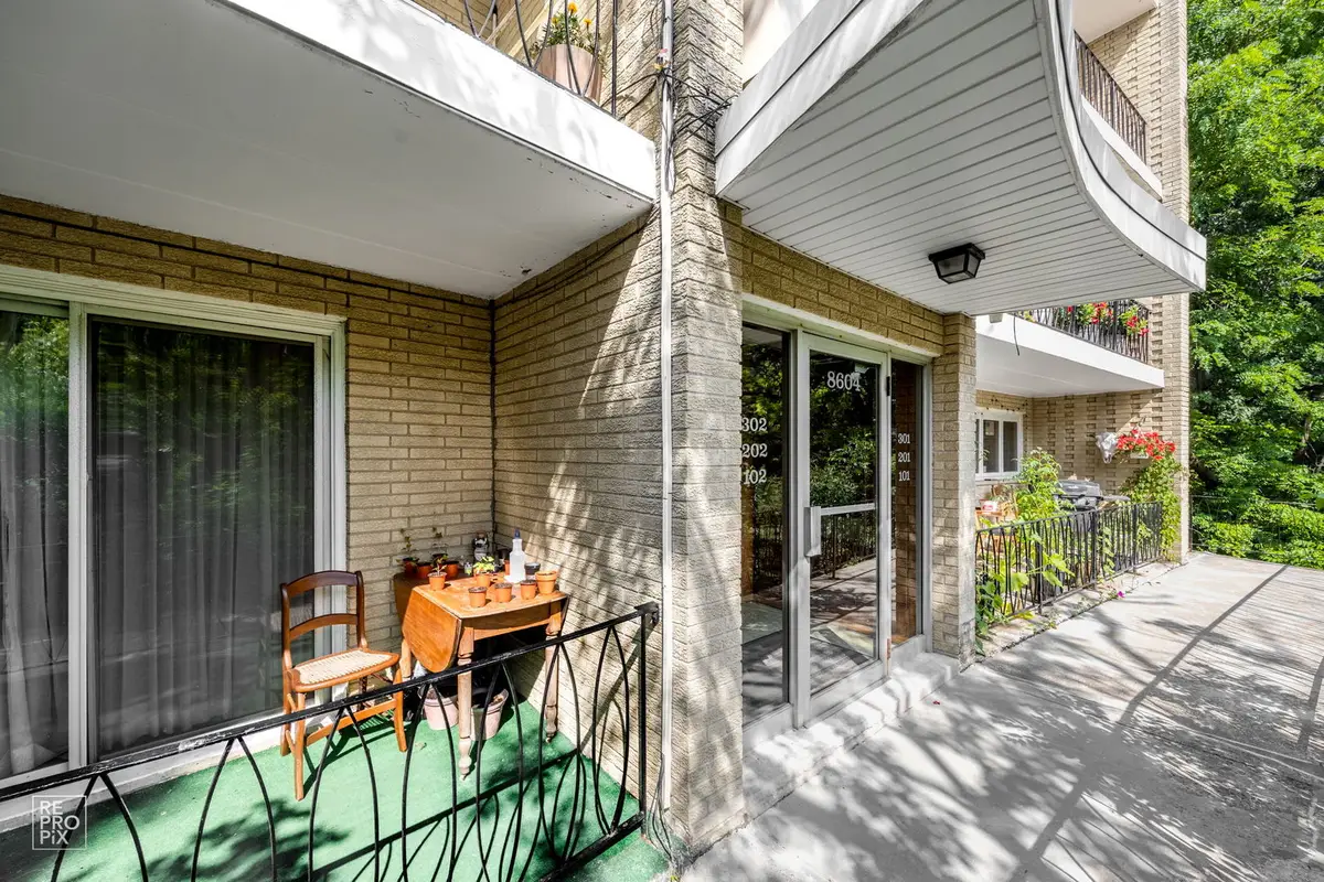 8604 W 95 Place #102, Hickory Hills, IL 60457 - Image #1