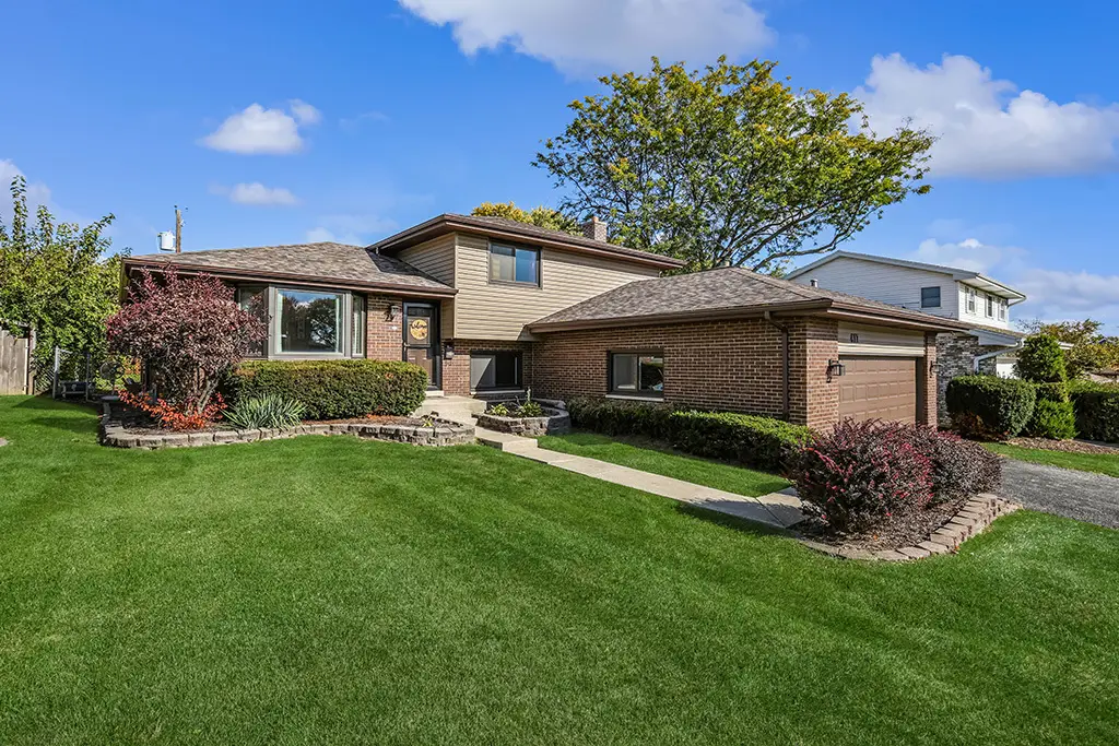 417 Glenys Drive, Lemont, IL 60439 - Image #1