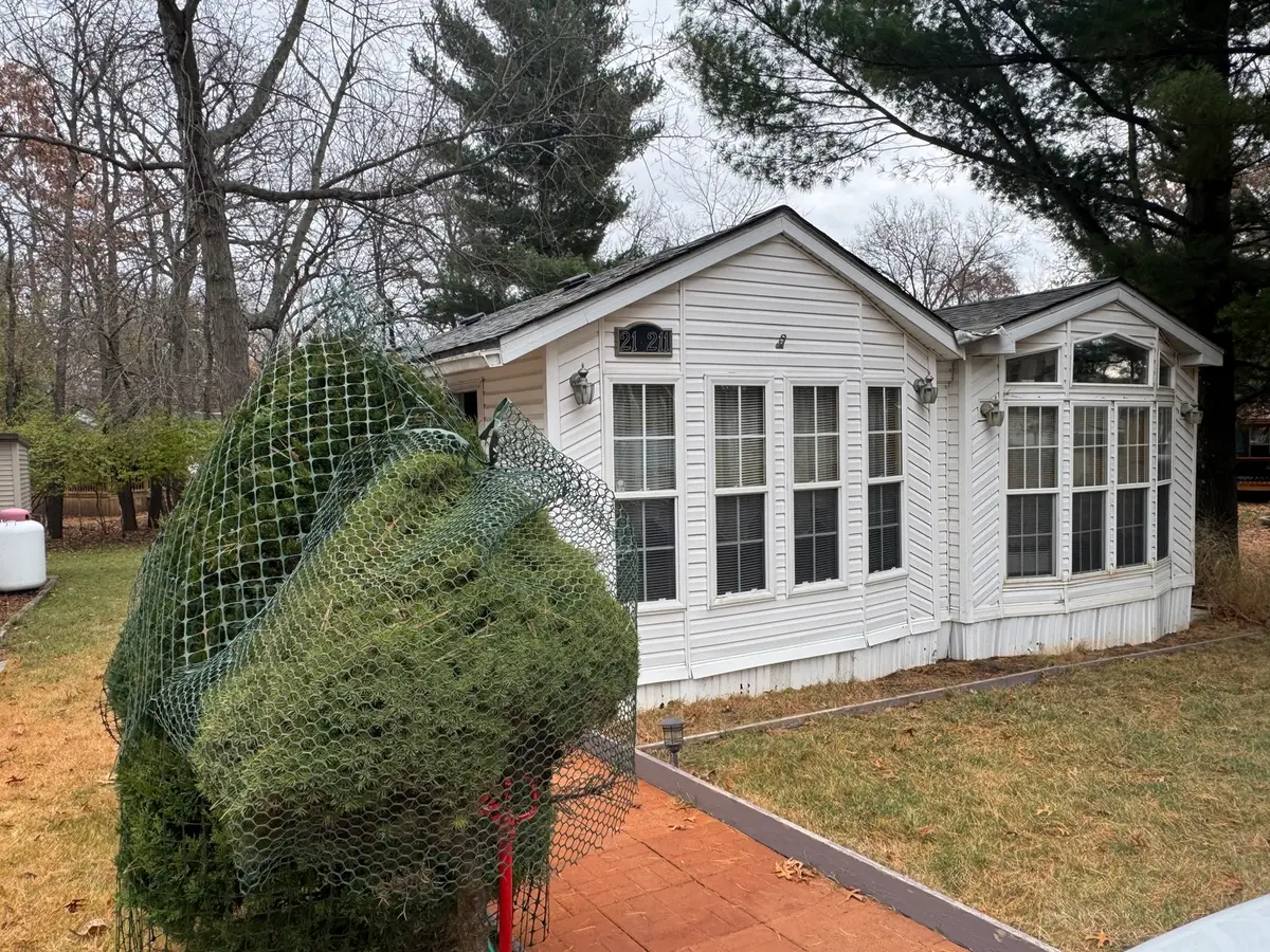 21-211 Woodhaven Lakes, Sublette, IL 61367 - Image #1