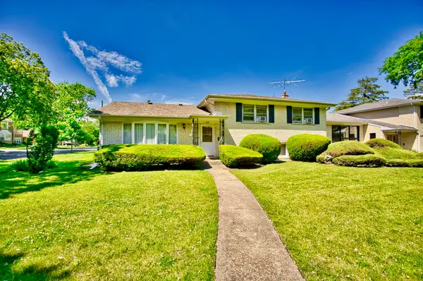 4454 Concord Lane, Skokie, IL 60076