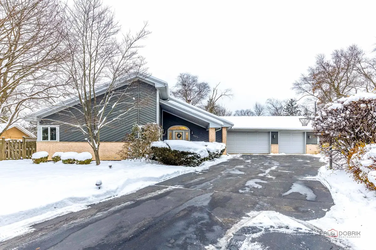 16373 W Menna Lane, Lincolnshire, IL 60069 - Image #1