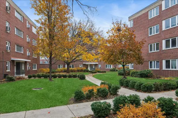 7206 Oak Avenue #4SE, River Forest, IL 60305