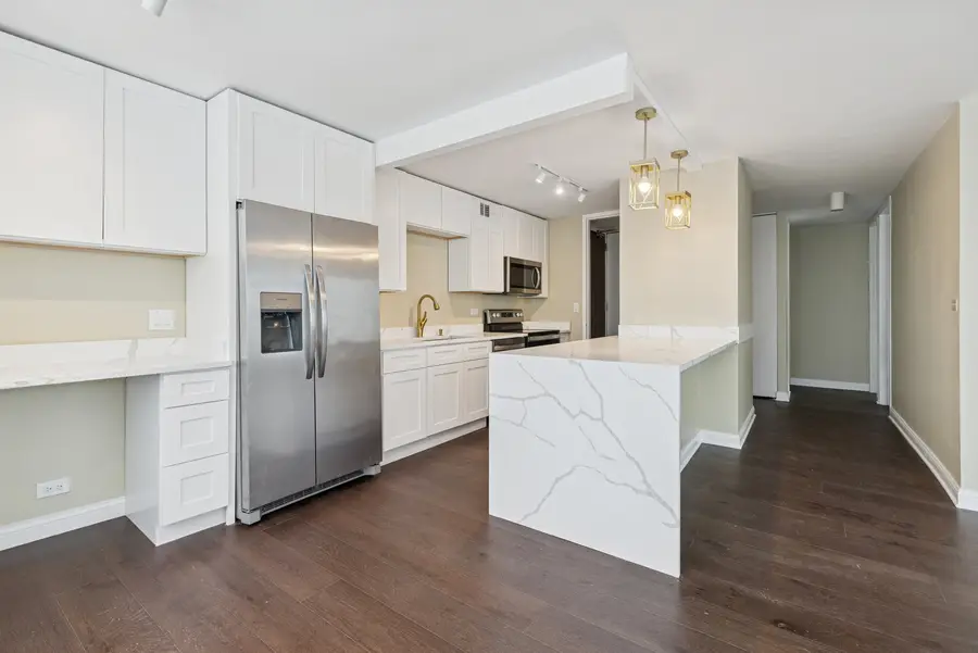 655 W Irving Park Road #5202, Chicago, IL 60613 - #3