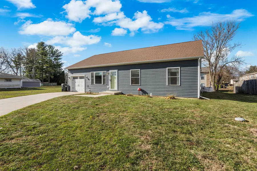 401 Tamula Drive, Mahomet, IL 61853 - Image #2