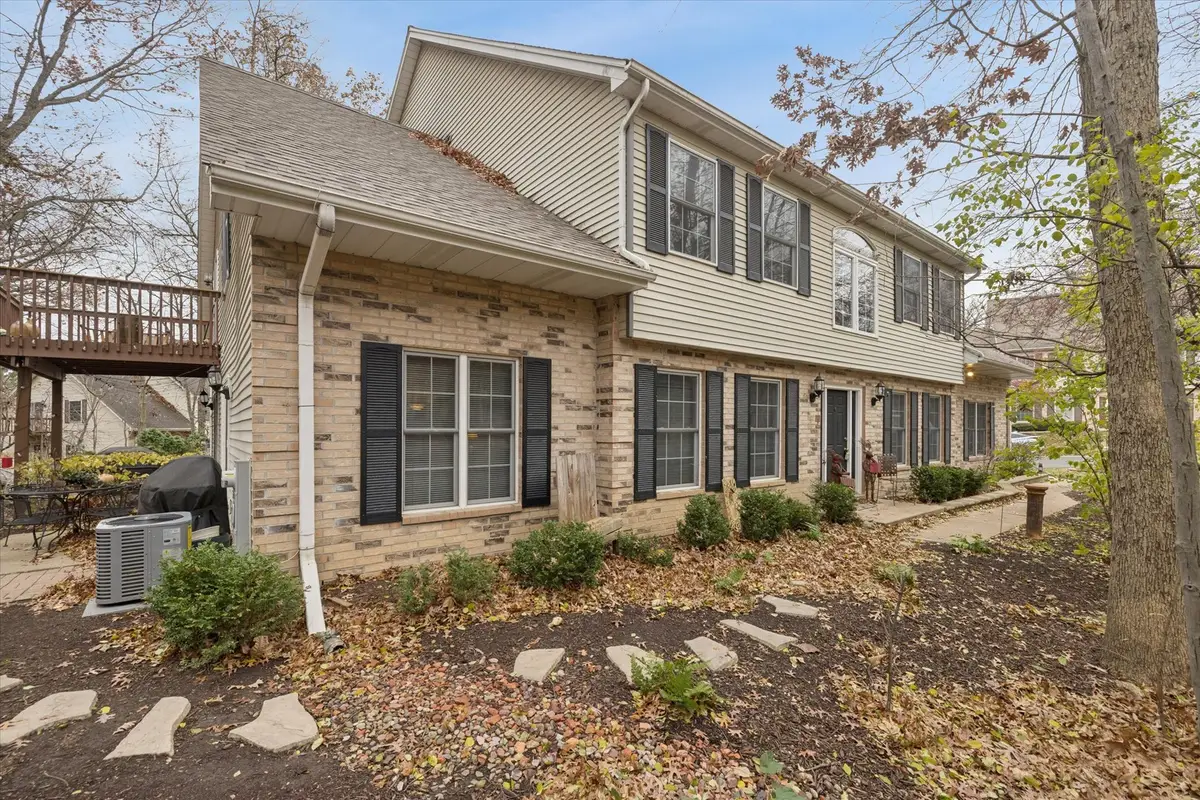 1325 Laurel Oaks Drive, Streamwood, IL 60107 - Image #1
