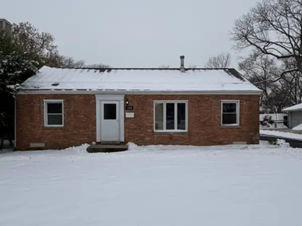 1110 S Gables Boulevard, Wheaton, IL 60189