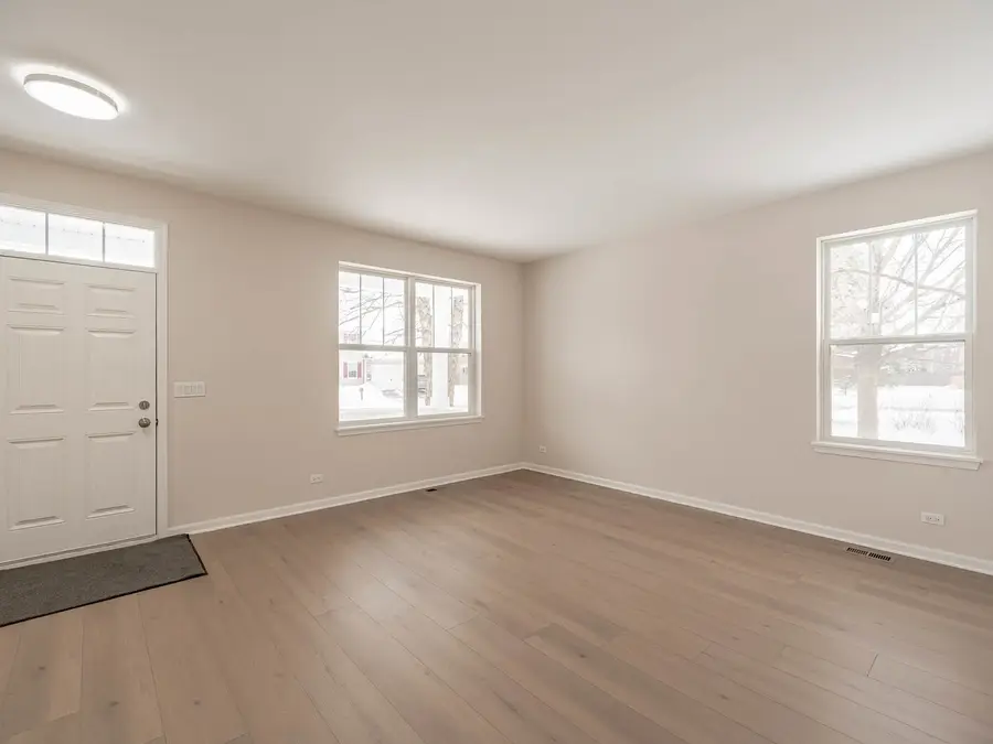 10488 Bethel Avenue, Huntley, IL 60142 - Image #2