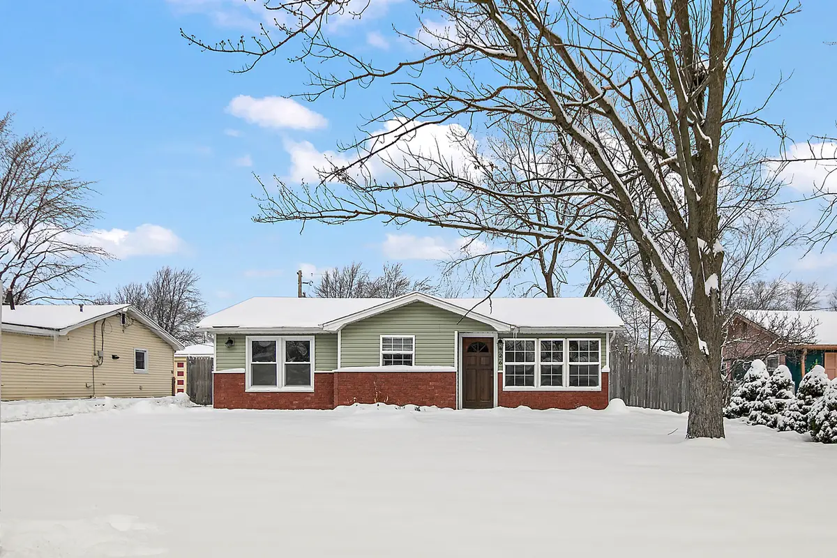 426 W Arlington Lane, Crete, IL 60417 - Image #1