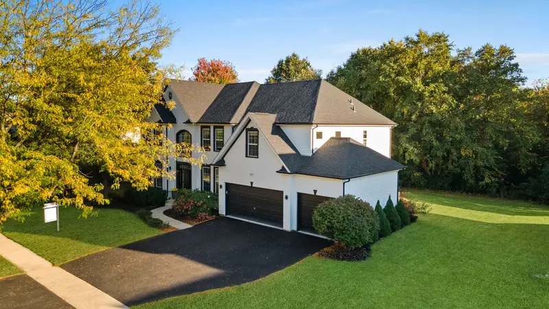 517 Meadowwood Lane, Oswego, IL 60543 - Image #3