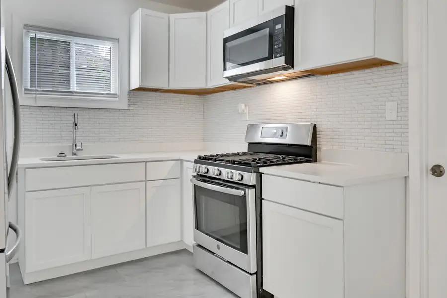 1011 W 103rd Place, Chicago, IL 60643 - Image #2