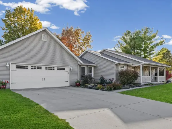 13 Prairie Acres, Monticello, IL 61856