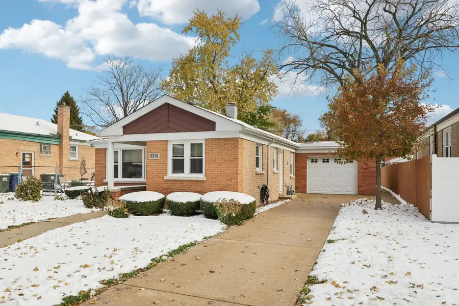 9219 S Spaulding Avenue, Evergreen Park, IL 60805 - Image #2